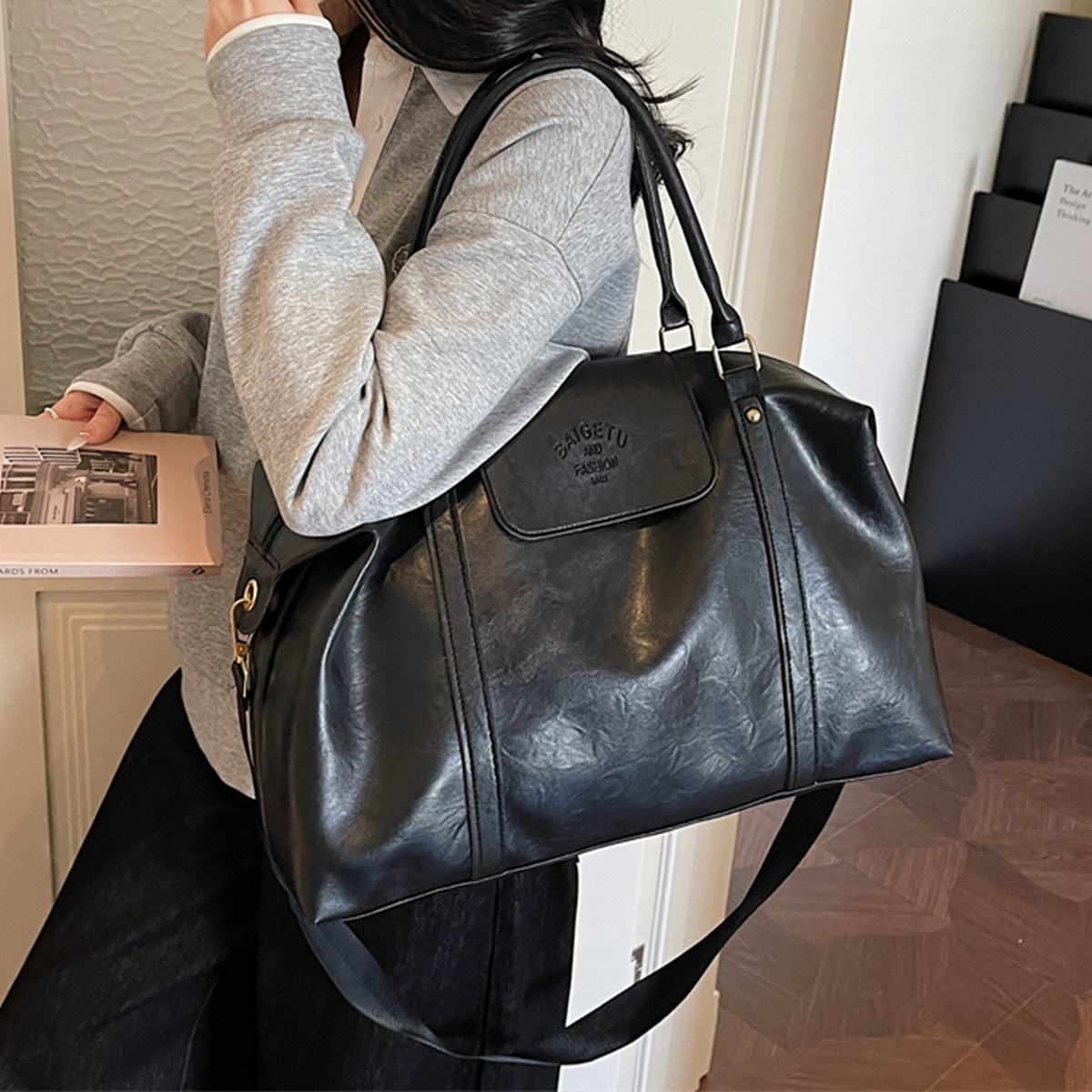 Women Bags For Airport - Retro lakleren crossbodytas met grote capaciteit